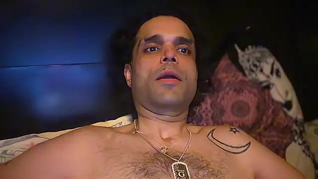 icebergslim281 live cam on StripChat
