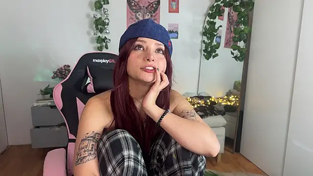 ari_kat webcam