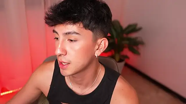 sweettaaron01 webcam