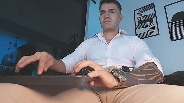 ALPHA_DOMINUS_ webcam