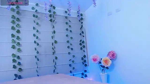 Sarabubbie live webcam show