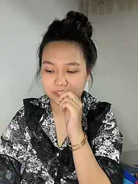 Almira6868 webcam