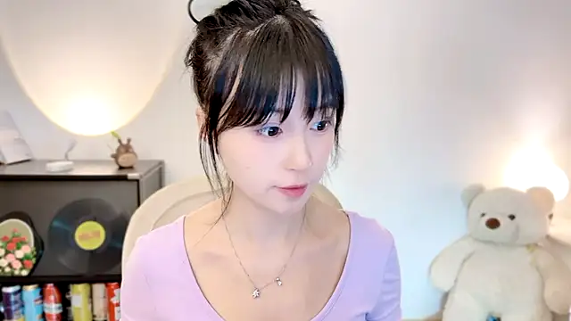 Onechestnut live webcam show