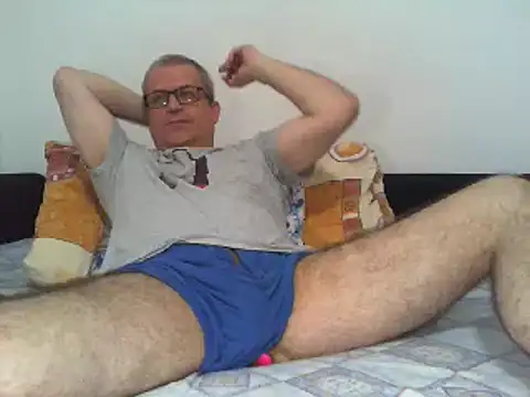 eyess12 (M mature) - EVERY 10 TOKENS I MASTURBATE 30 SECONDS