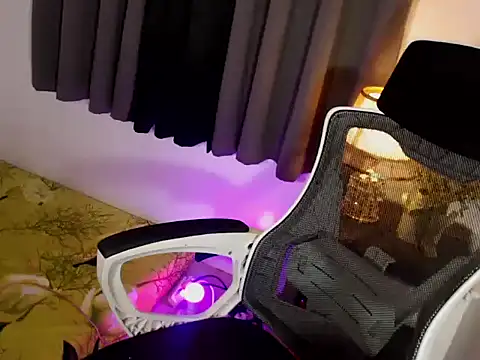 MajesticKitana webcam