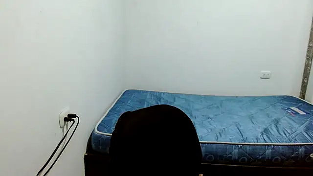 estefania224 live cam on StripChat