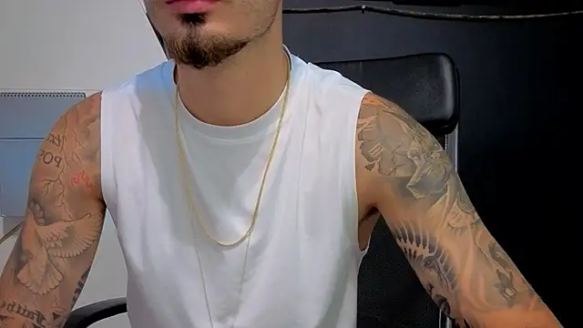 BrandonTate live cam on StripChat
