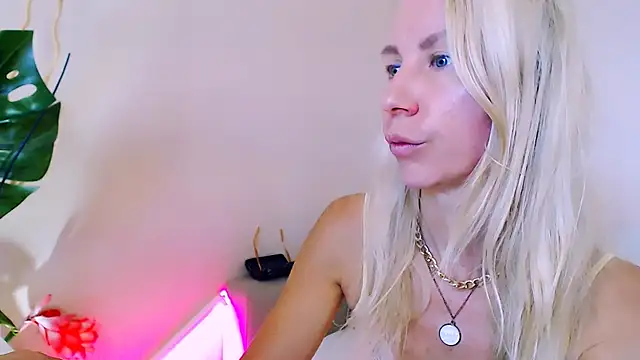 OLIVIA_CANDY webcam