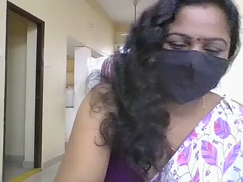 anu-reddyy live cam on StripChat