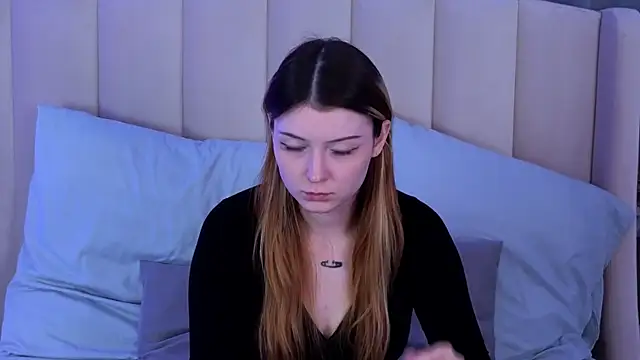AlyssFrost live cam on StripChat