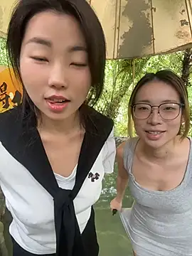 xiaozz-001 live webcam show