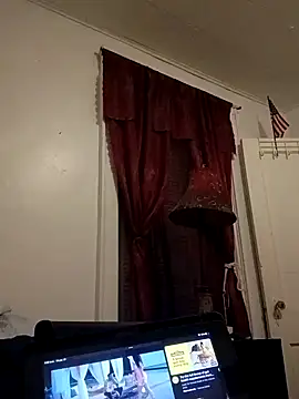 Luciouslesha live webcam