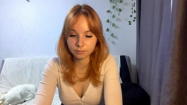 Ginger_Baby live cam on StripChat