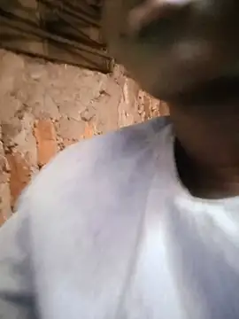 Black_juicy24 webcam