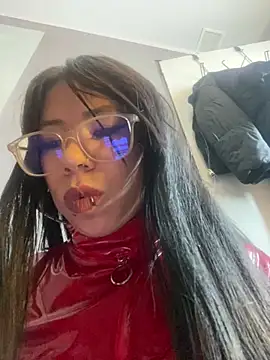 MilaDeRoux live cam on StripChat