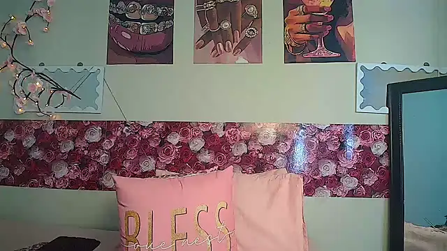 EnchantingLisa webcam