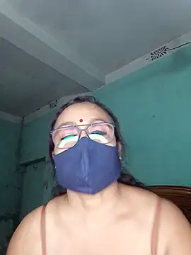 MoonLusty live cam on StripChat