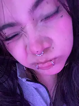Amara_Kazumii webcam