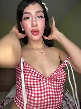 Emily-hottson