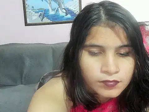 LustyManara live cam on StripChat