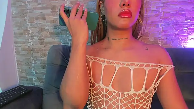 Model: Dreams_Chloe