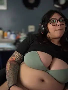 miacanela_xo live cam