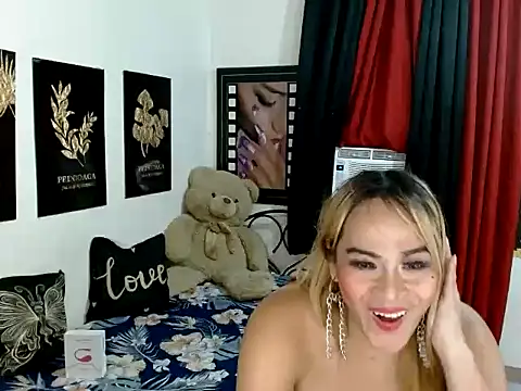 UrhotGoddess webcam