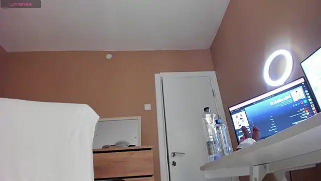 KaylaLaine live cam