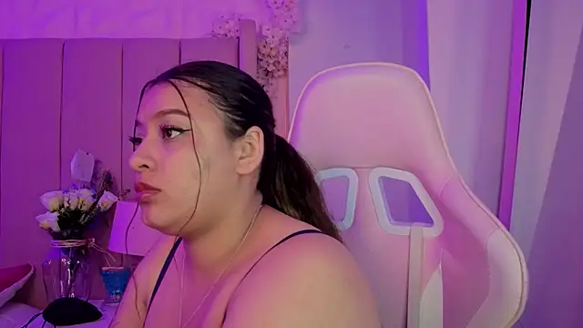 MollyBigBoobs12 webcam