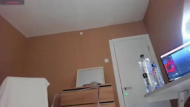 KaylaLaine live cam