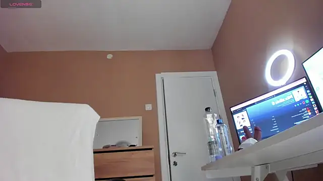 KaylaLaine live cam