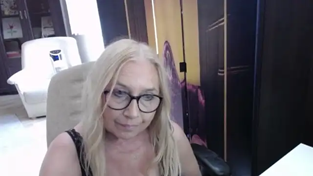 sofia_xkiss - Sofia_xkiss's free webcam - UK Sex Cams