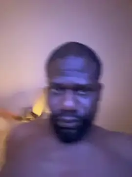 Yaboiyo1 live cam on StripChat