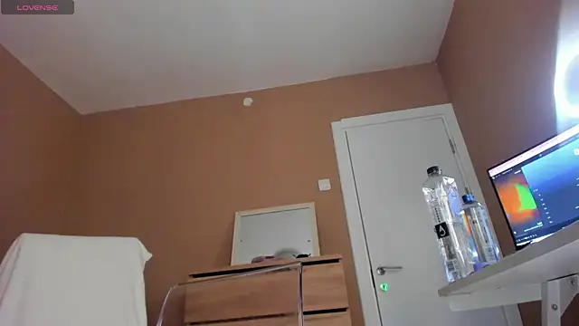 KaylaLaine live cam