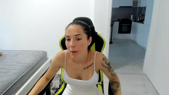 Emmapmg live webcam show