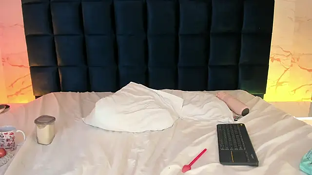 EmmaJhoons live webcam show