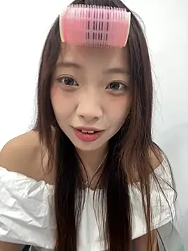 YY-1-1-1 live webcam show