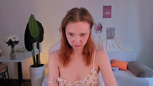 LittlePeach007 live webcam show