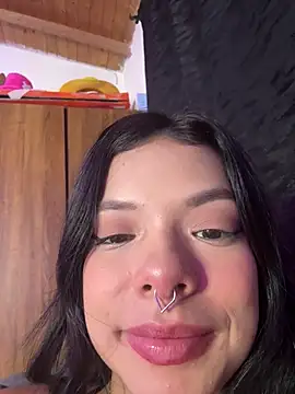 yungelitamor_ live webcam show