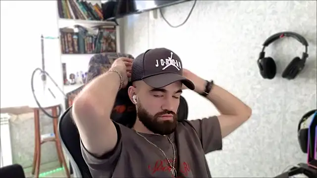 _Serious_Man webcam