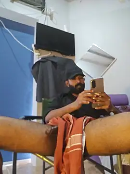 Mallukiran live cam on StripChat