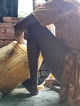 Sweet-runi live webcam show