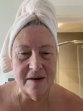 MoistCurveyChanel