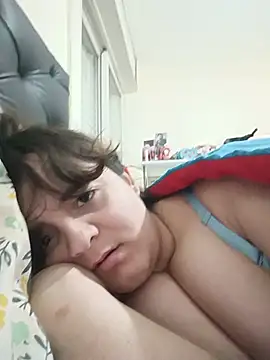 Bombon_ok live cam on StripChat