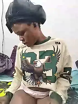 BlondieBitch live webcam