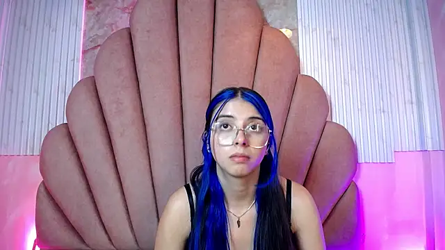 Kyomi_Hunt webcam
