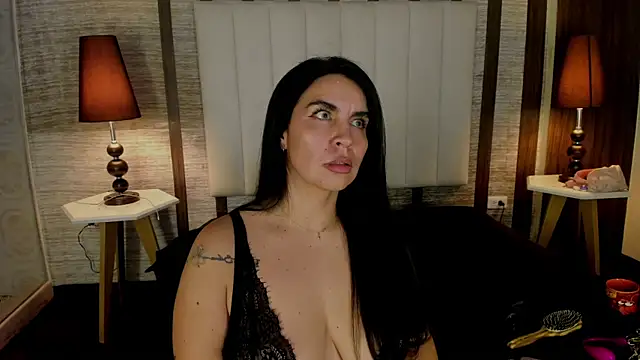 Hannah_Cross webcam