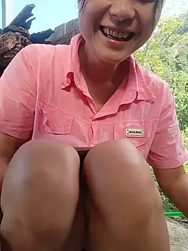 Linda-yiyi live cam