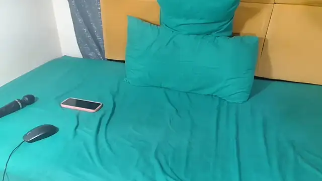 HugeTitisxx live cam