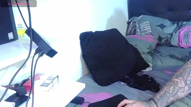 Cherry____bomb webcam
